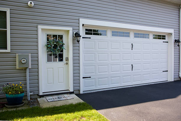 24/7 Emergency Garage Door Panel Replacement experts in Magnolia, AR